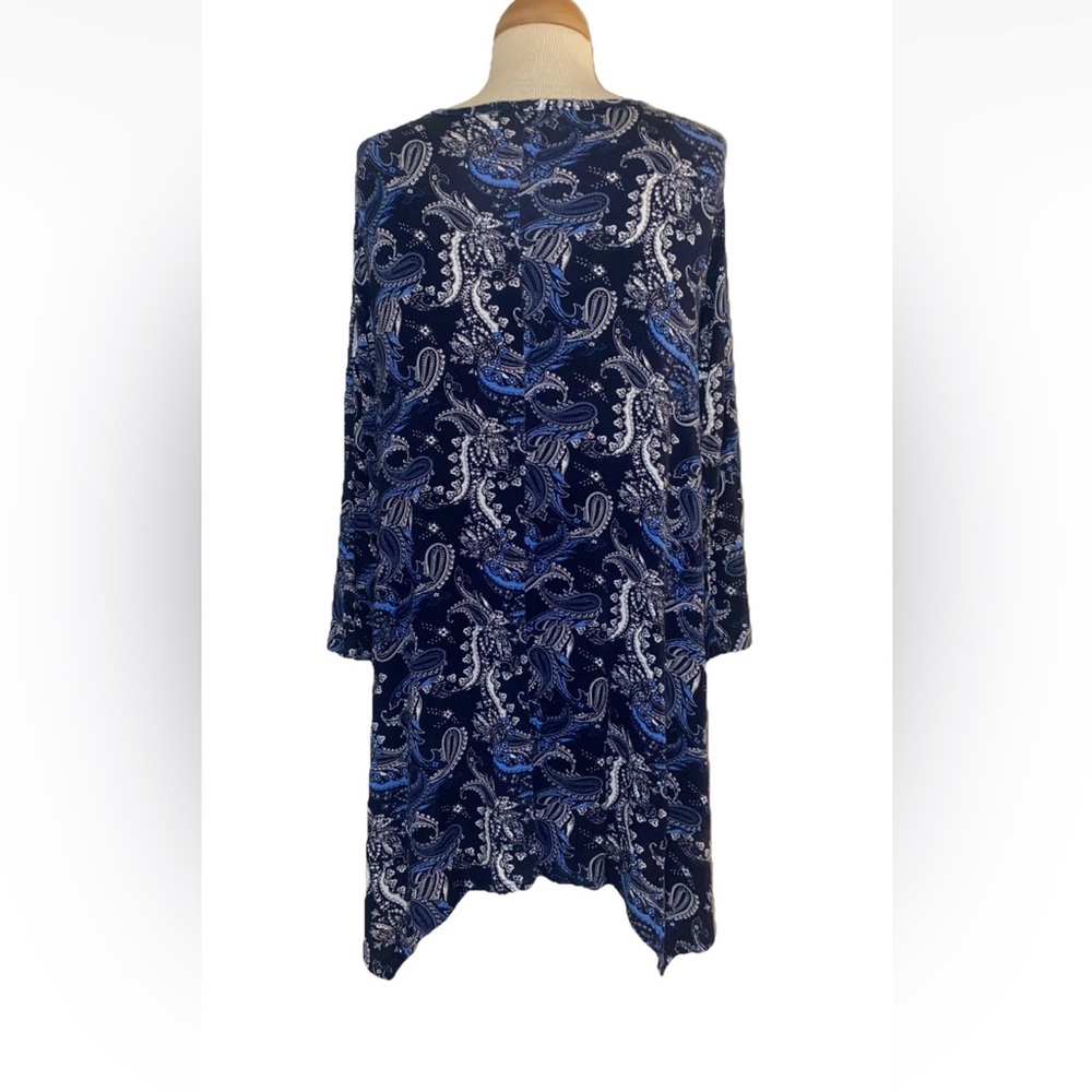 LARACE Navy and White Paisley tunic top - Picture 3 of 5